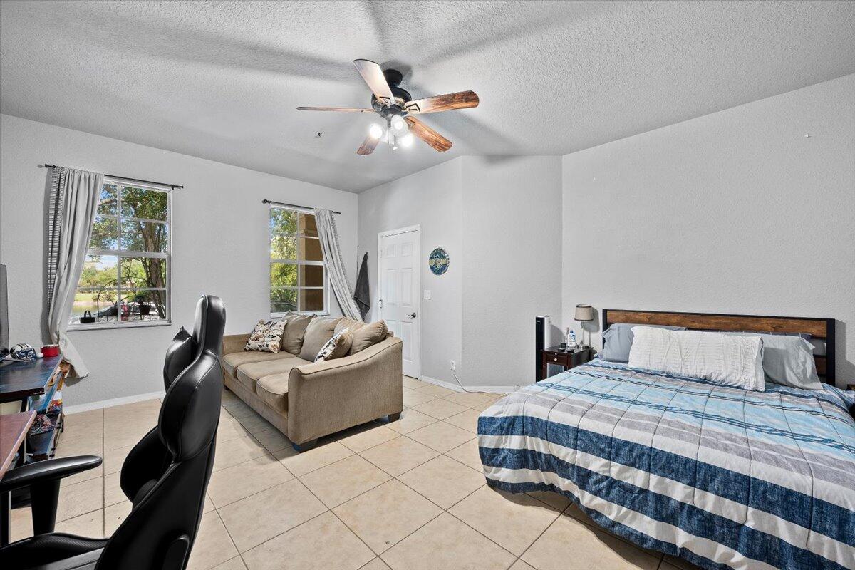 SANDPIPER COVE AT BOTANICA CONDO - Residential