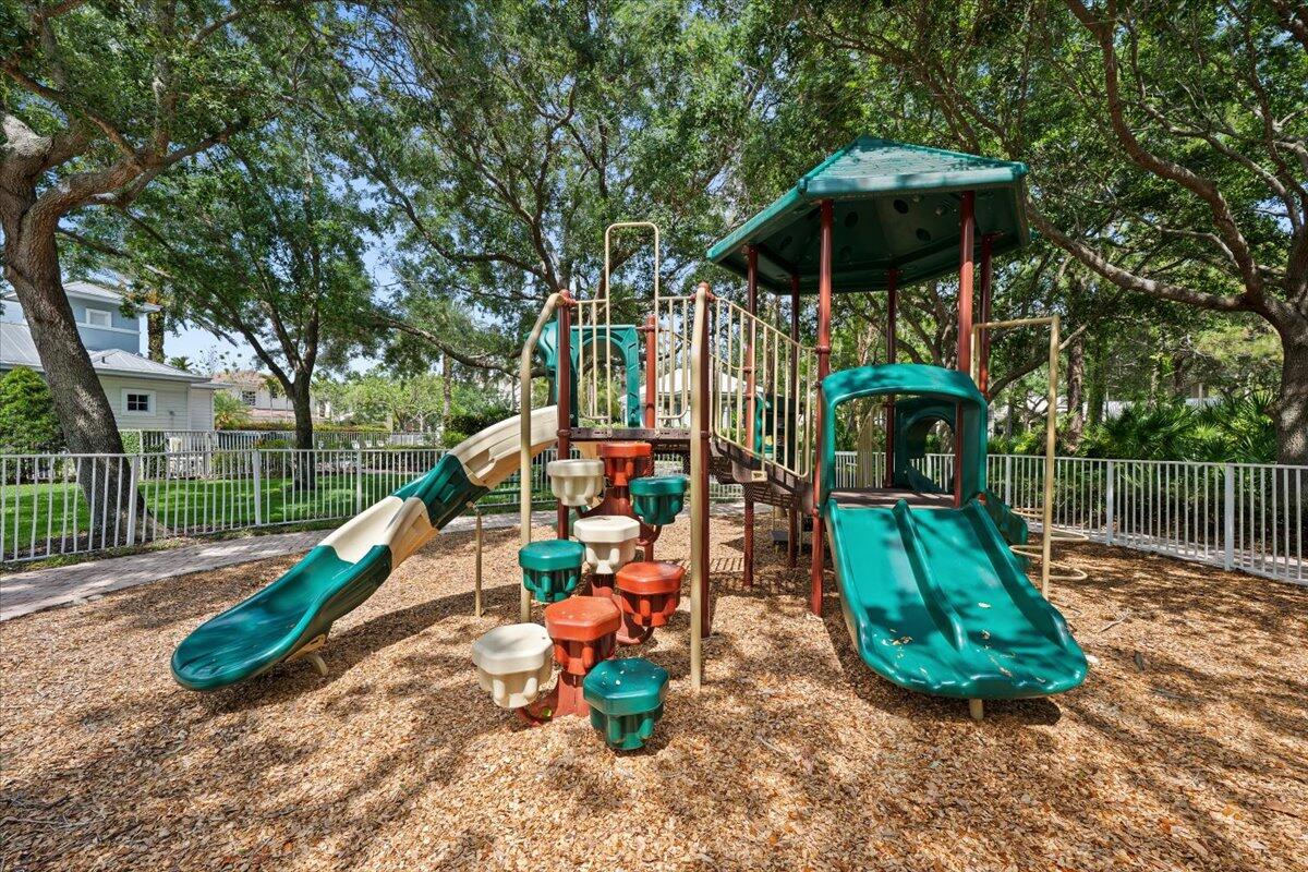 SANDPIPER COVE AT BOTANICA CONDO - Residential