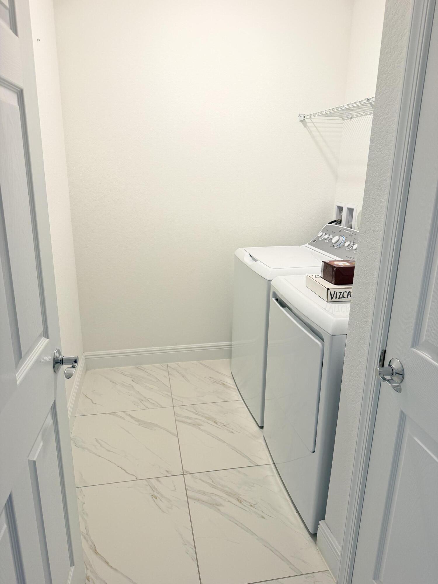 VIZCAYA FALLS PLAT 3 - Residential Lease