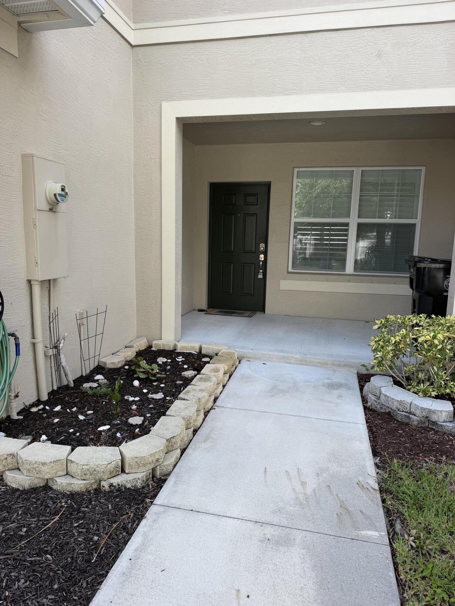 VIZCAYA FALLS PLAT 3 - Residential Lease