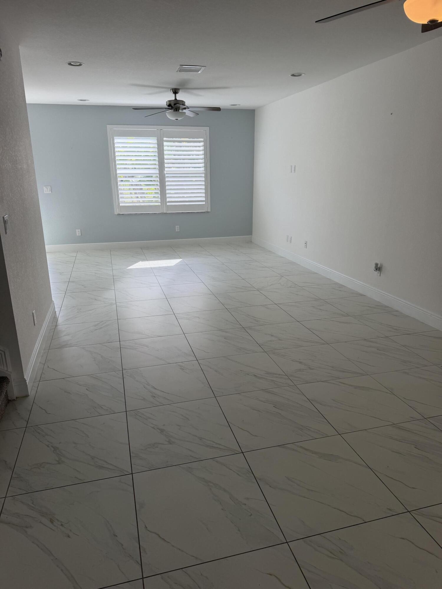 VIZCAYA FALLS PLAT 3 - Residential Lease