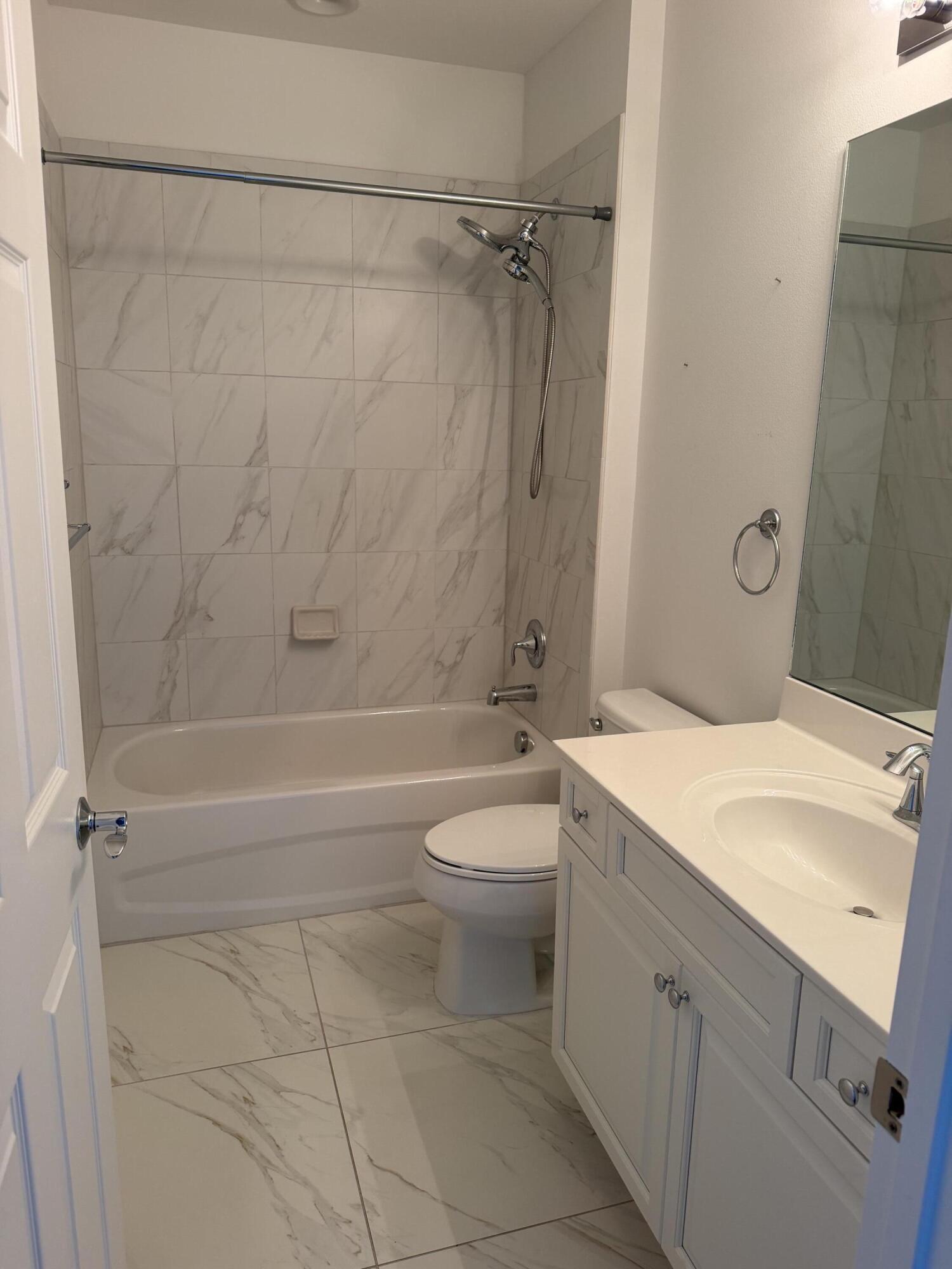 VIZCAYA FALLS PLAT 3 - Residential Lease
