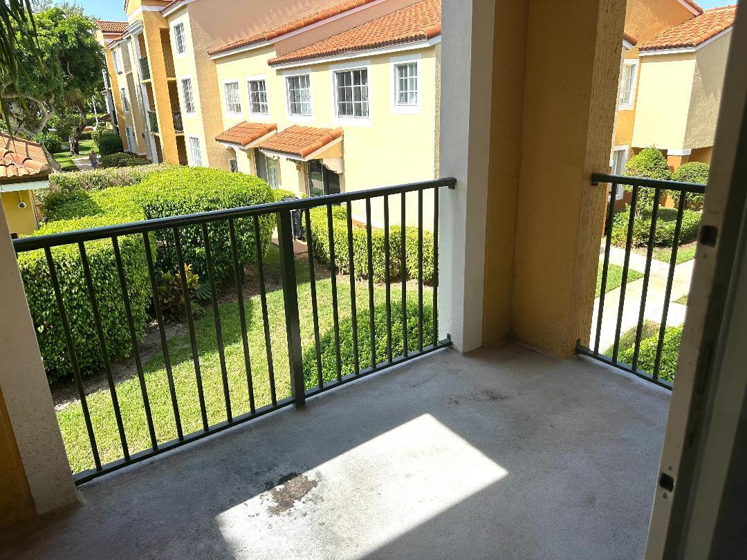 YACHT CLUB ON THE INTRACOASTAL - Residential Lease