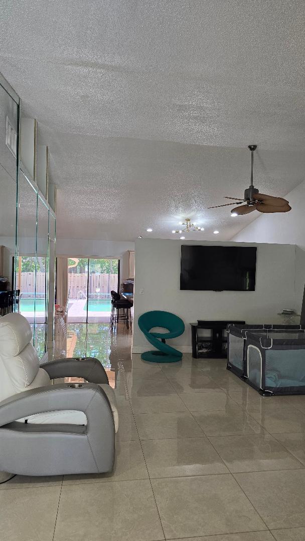 CORAL SPRINGS UNIVERSITY DRIVE - Residential