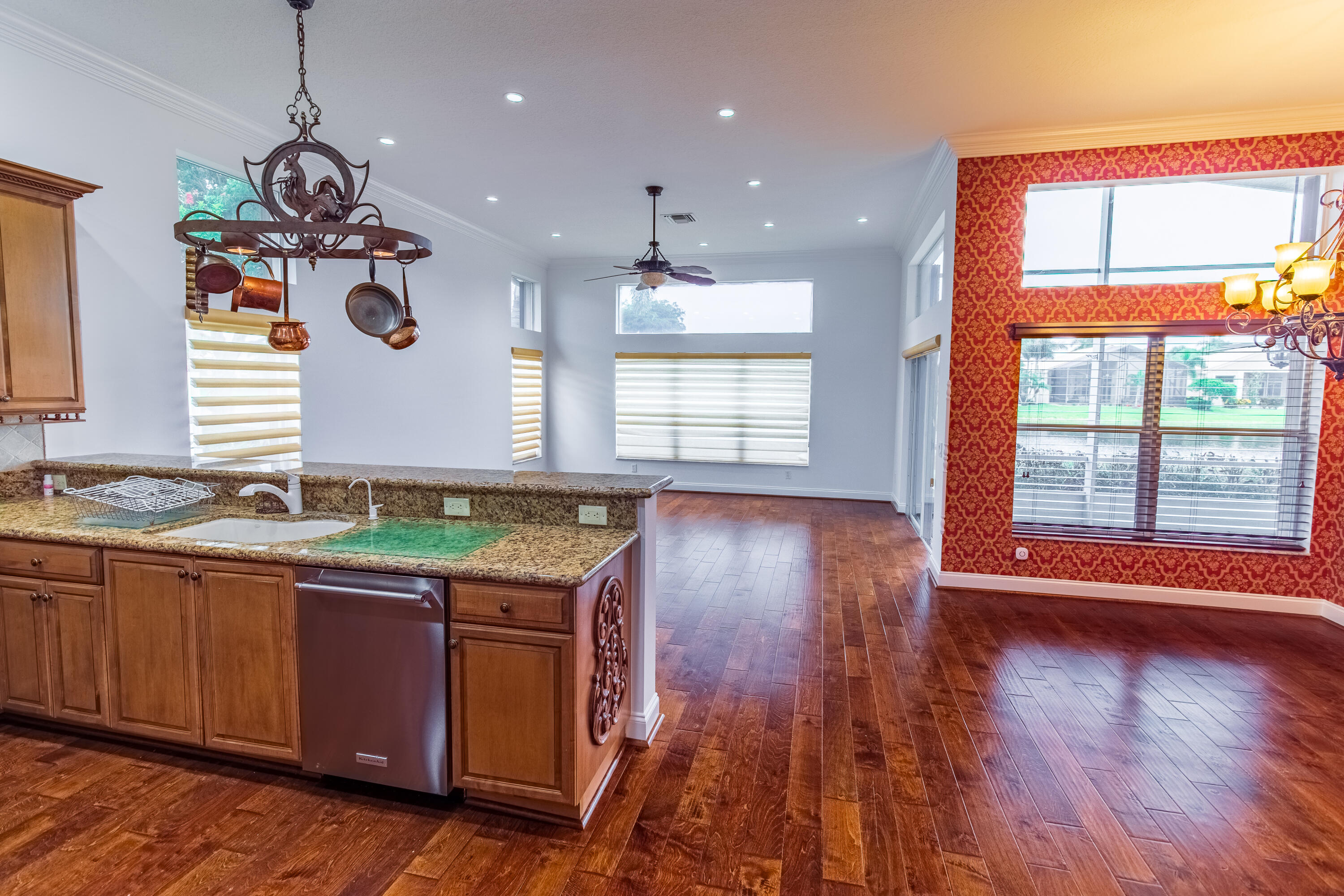 VALENCIA PALMS 6 - Residential Lease
