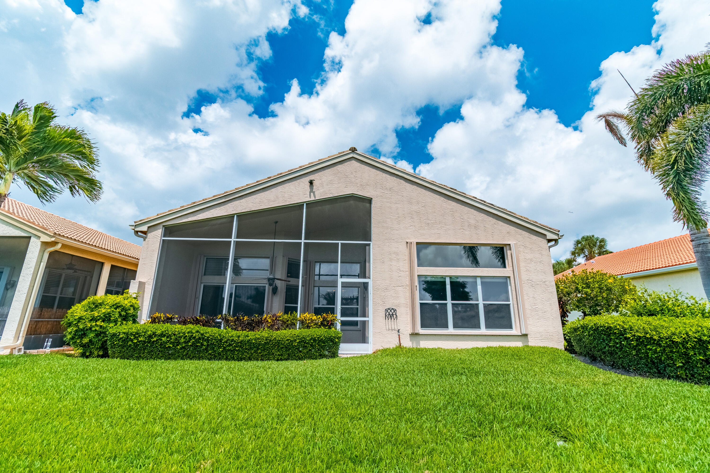 VALENCIA PALMS 6 - Residential Lease