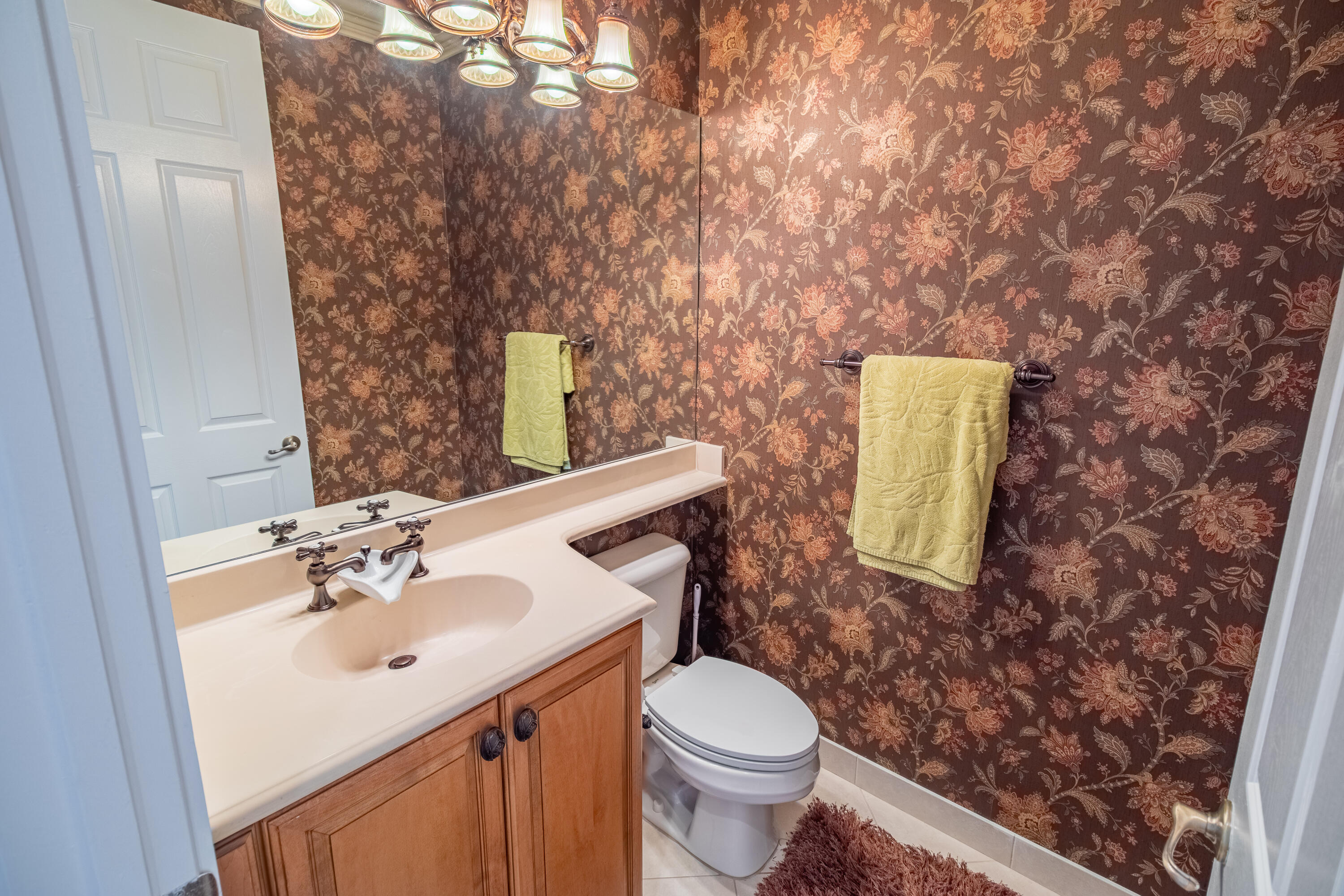 VALENCIA PALMS 6 - Residential Lease