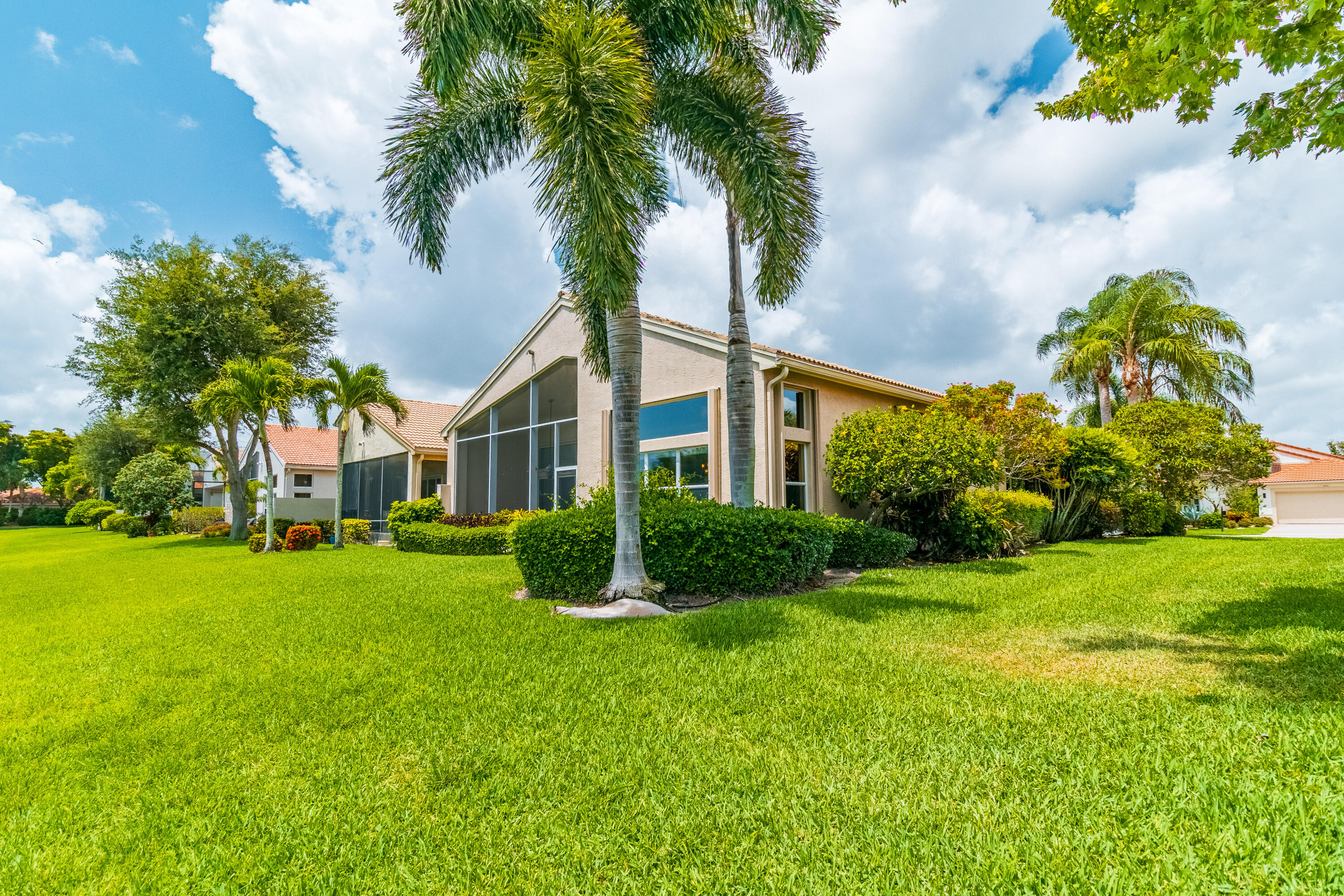 VALENCIA PALMS 6 - Residential Lease