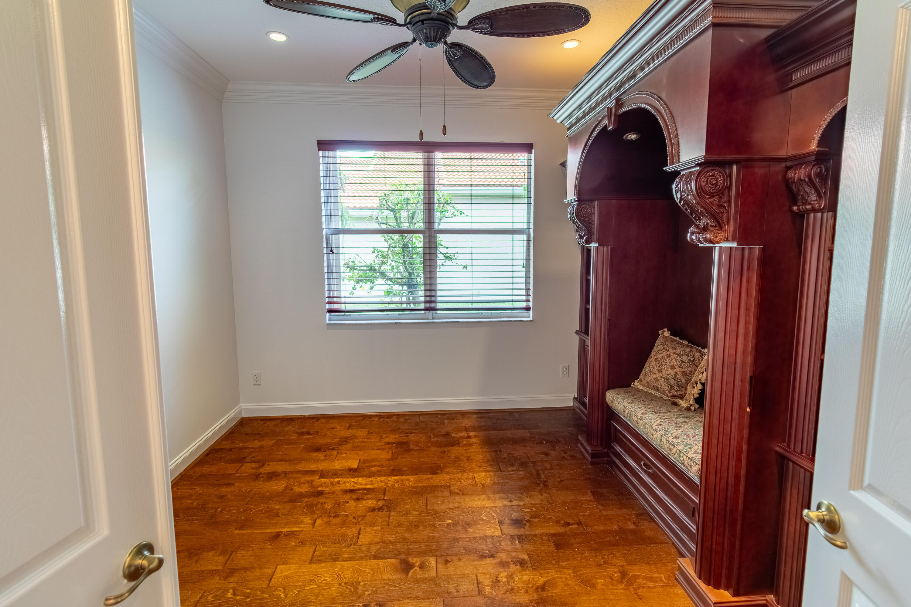 VALENCIA PALMS 6 - Residential Lease