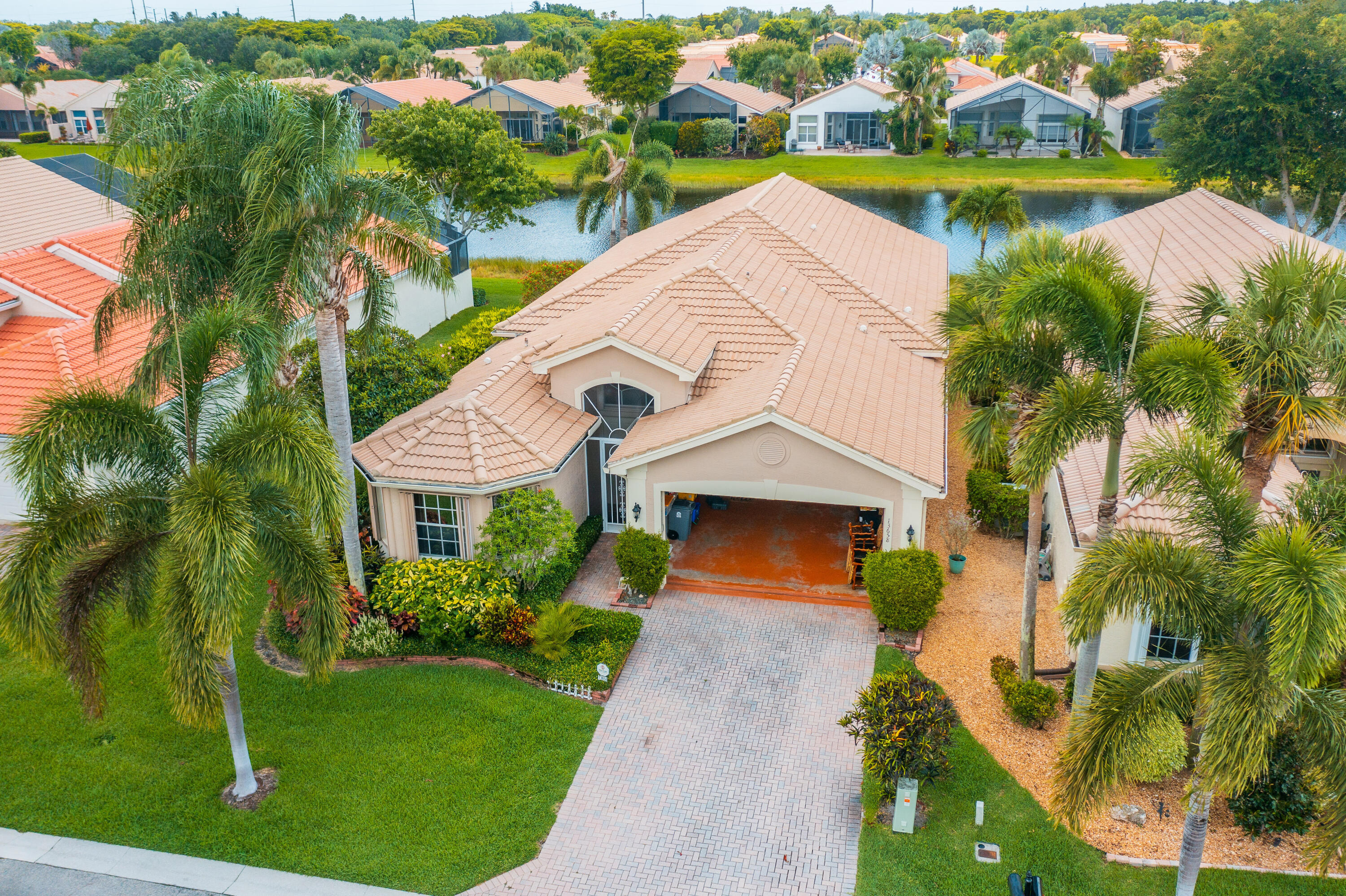 VALENCIA PALMS 6 - Residential Lease