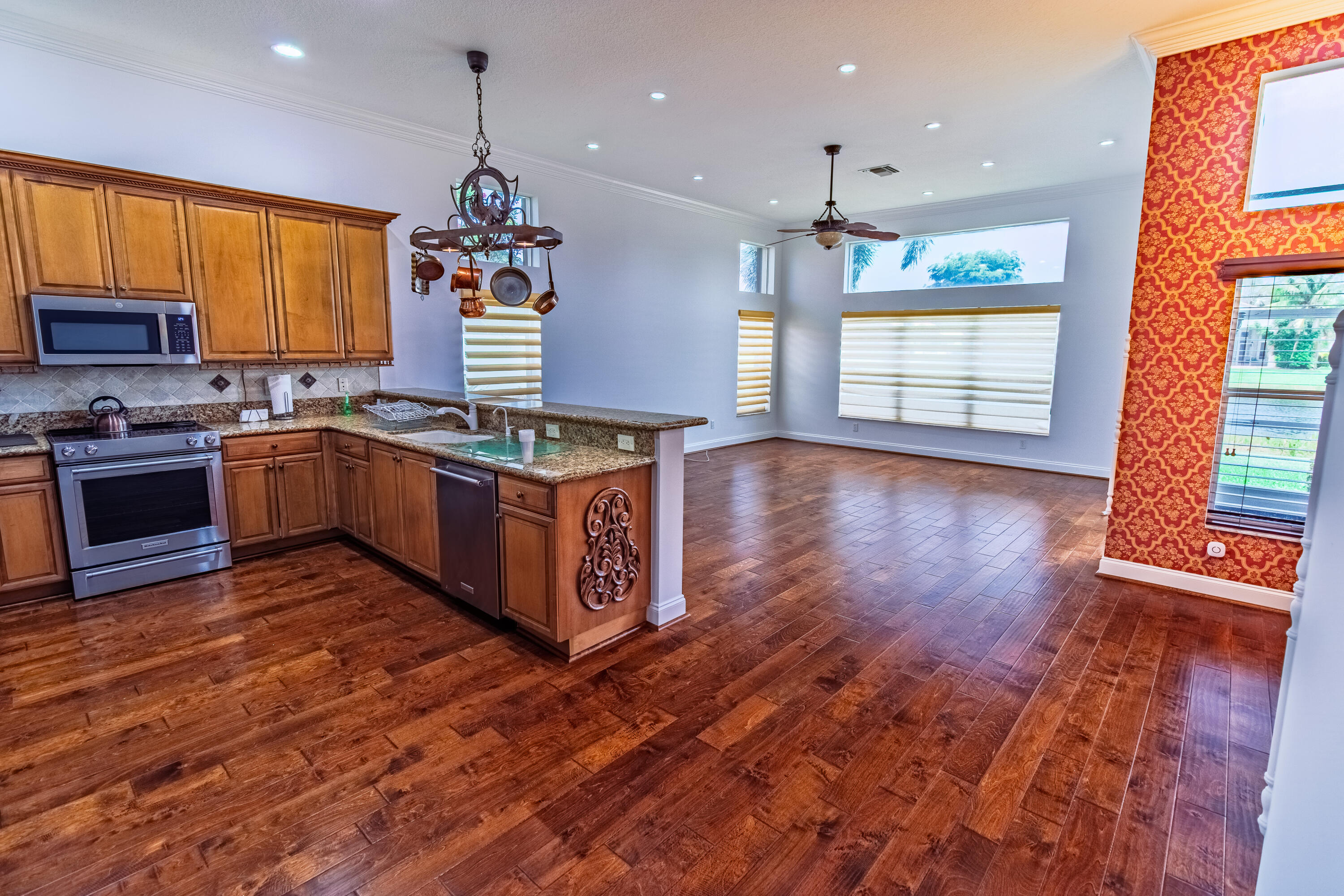 VALENCIA PALMS 6 - Residential Lease