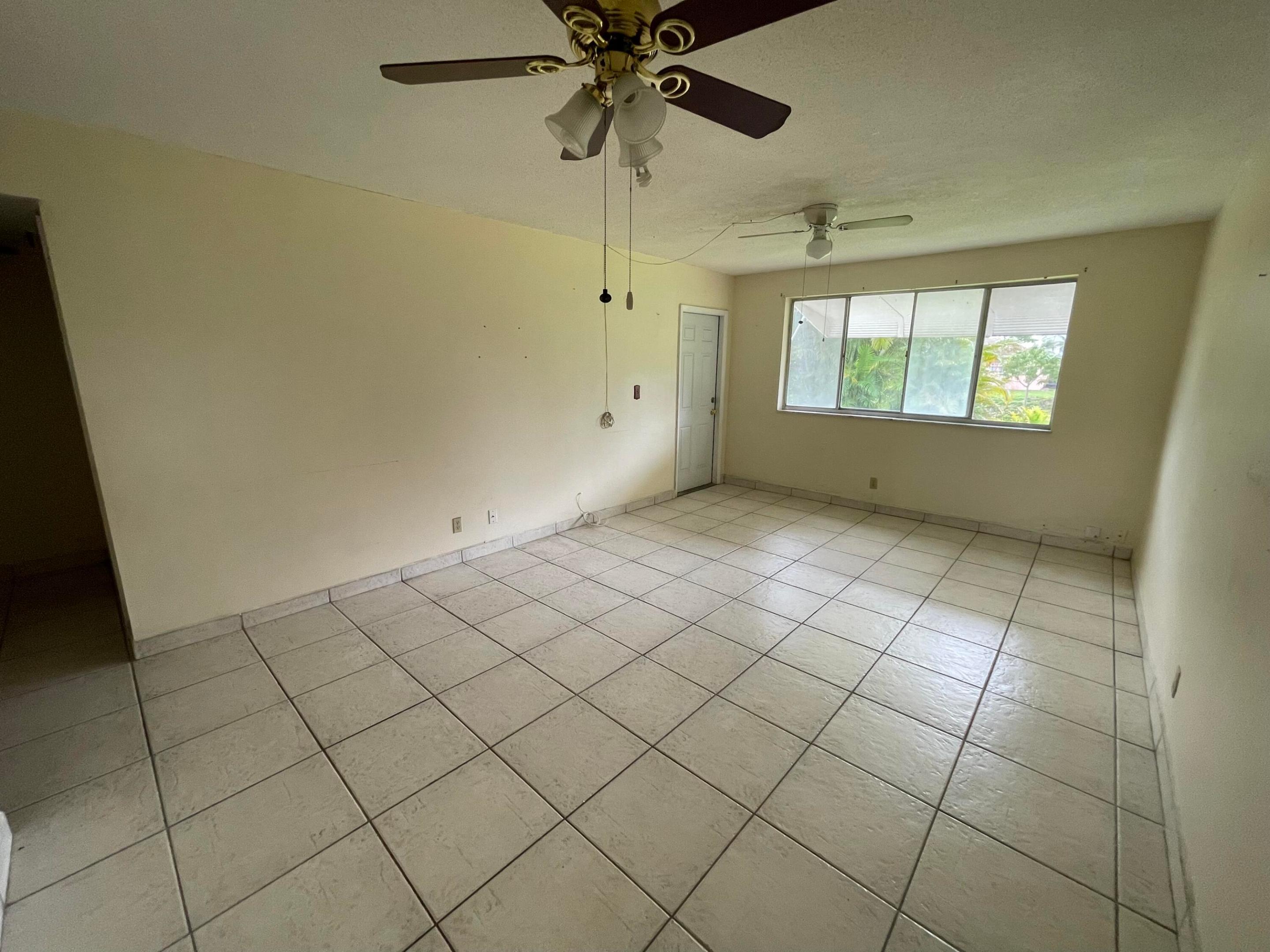 LAKE CLARKE GARDENS CONDO 18 - Residential
