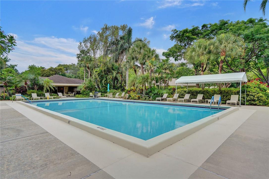 PALM AIRE - Residential