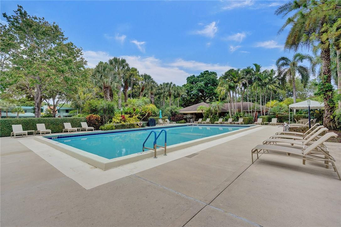 PALM AIRE - Residential