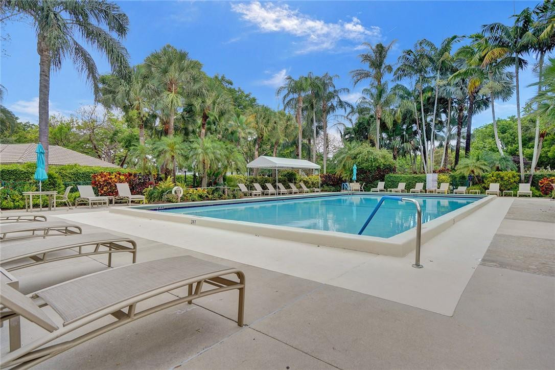 PALM AIRE - Residential