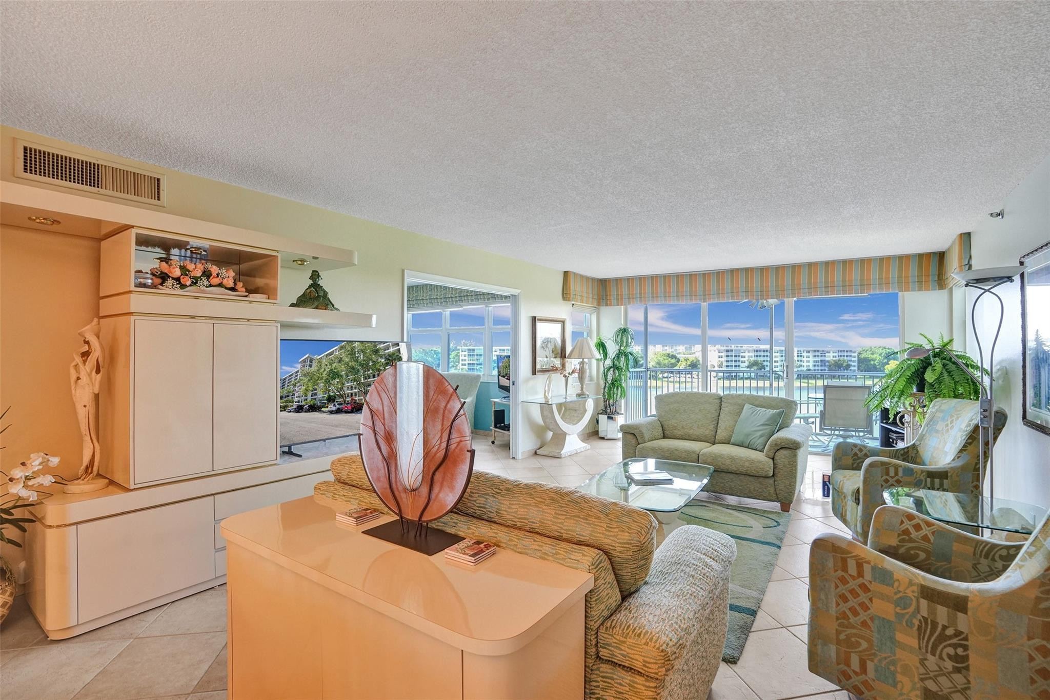 NO 53 PALM-AIRE COUNTRY CLUB - Residential