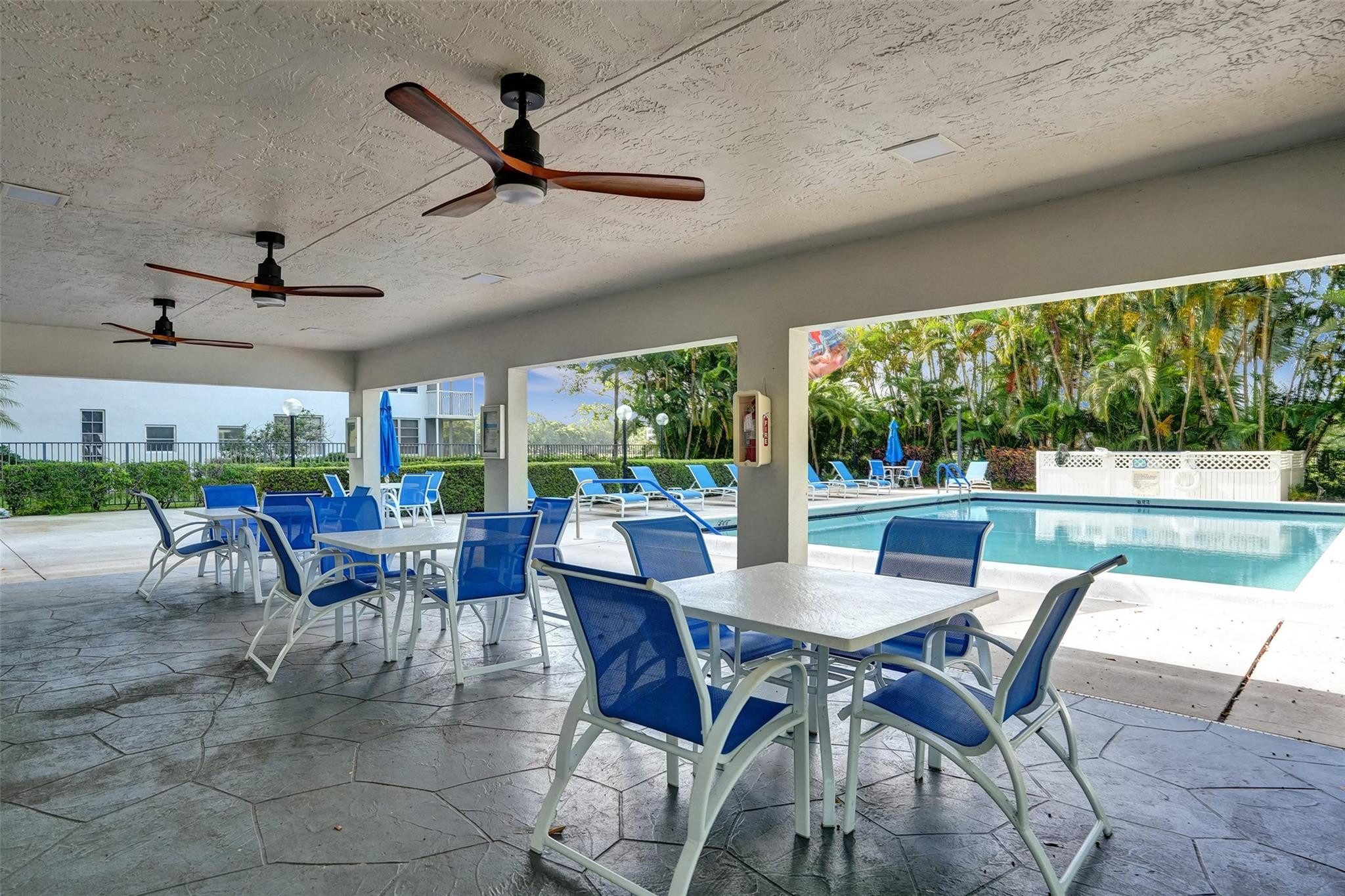NO 53 PALM-AIRE COUNTRY CLUB - Residential