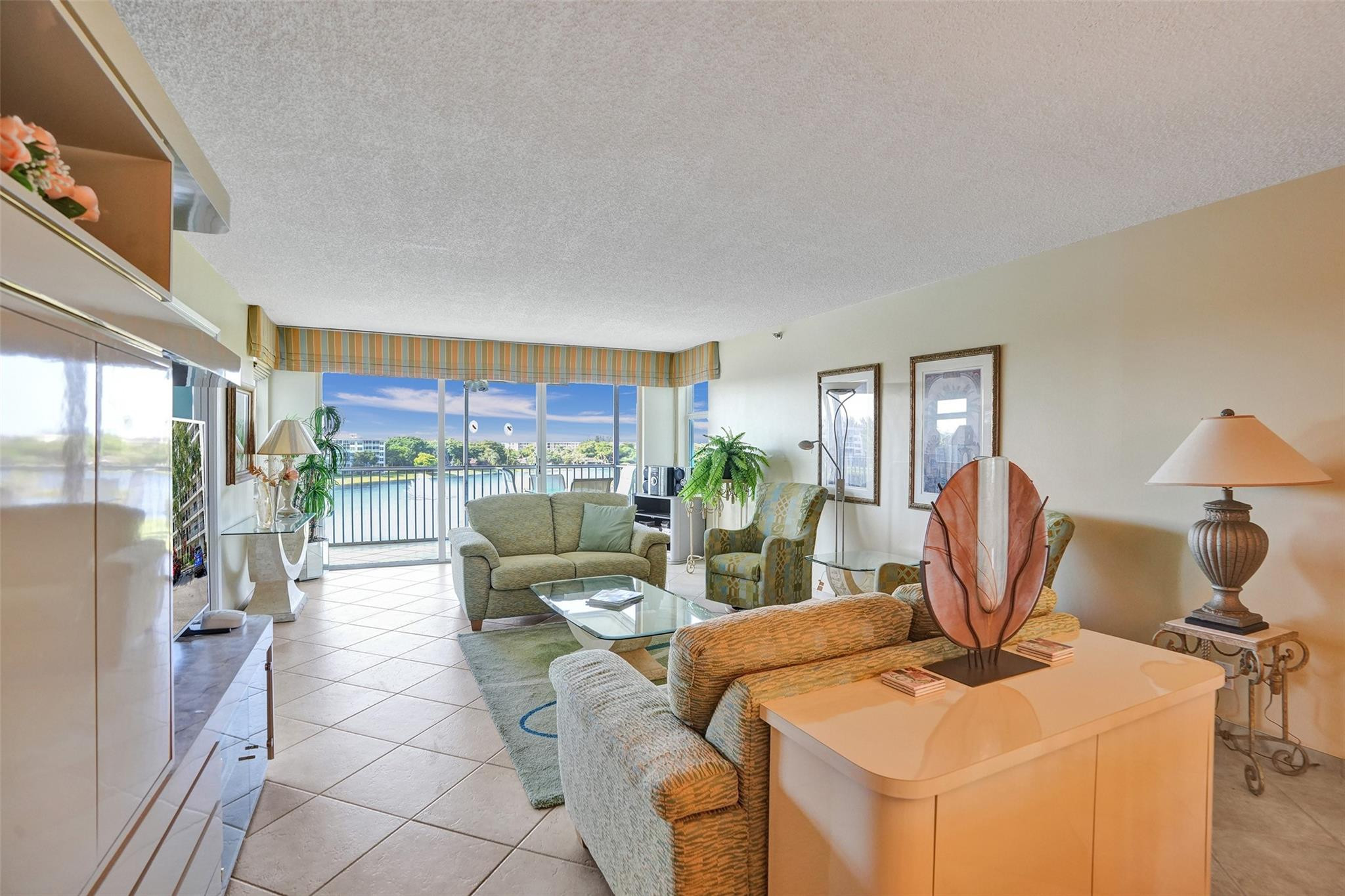 NO 53 PALM-AIRE COUNTRY CLUB - Residential