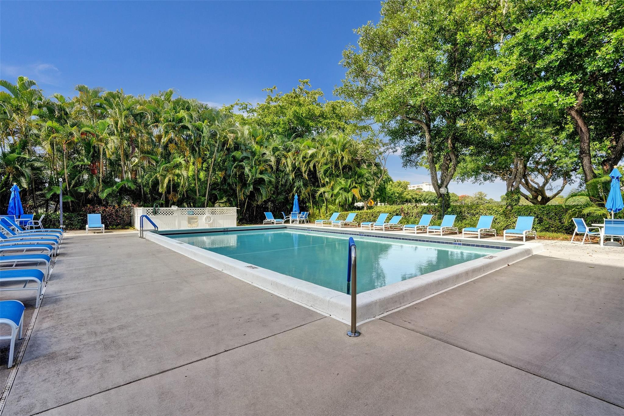 NO 53 PALM-AIRE COUNTRY CLUB - Residential