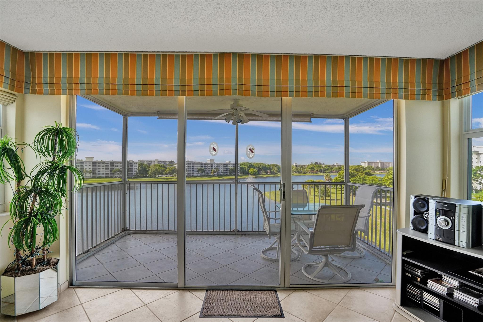 NO 53 PALM-AIRE COUNTRY CLUB - Residential