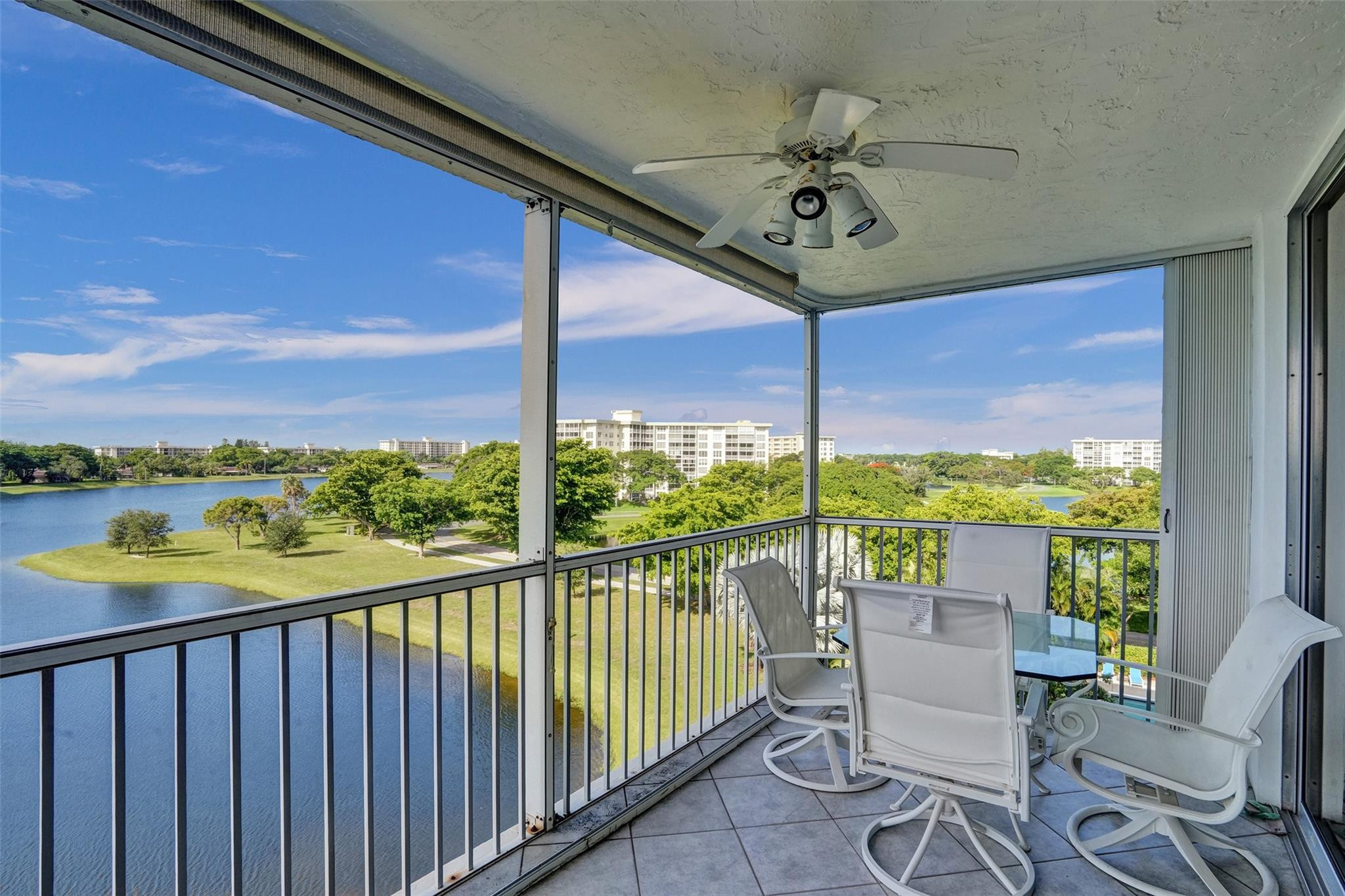 NO 53 PALM-AIRE COUNTRY CLUB - Residential