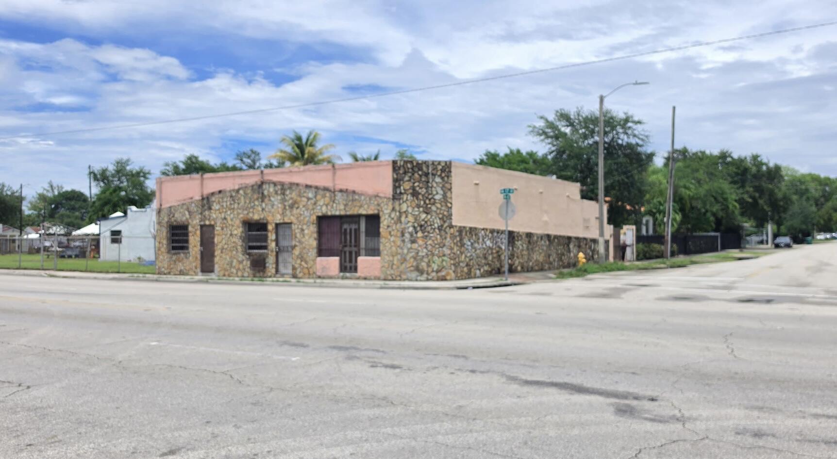 LOCATION LOCATION!, this great and traditional Investment property opportunity with more than 3000 Sqft living and more than 4000 Sqft total very close to Supermarkets, Shopping Center, Schools, Gas Stations and just couples of minutes driving to the Miami International Airport... Dont miss this opportunity. MORE PHOTOS COMING SOON!