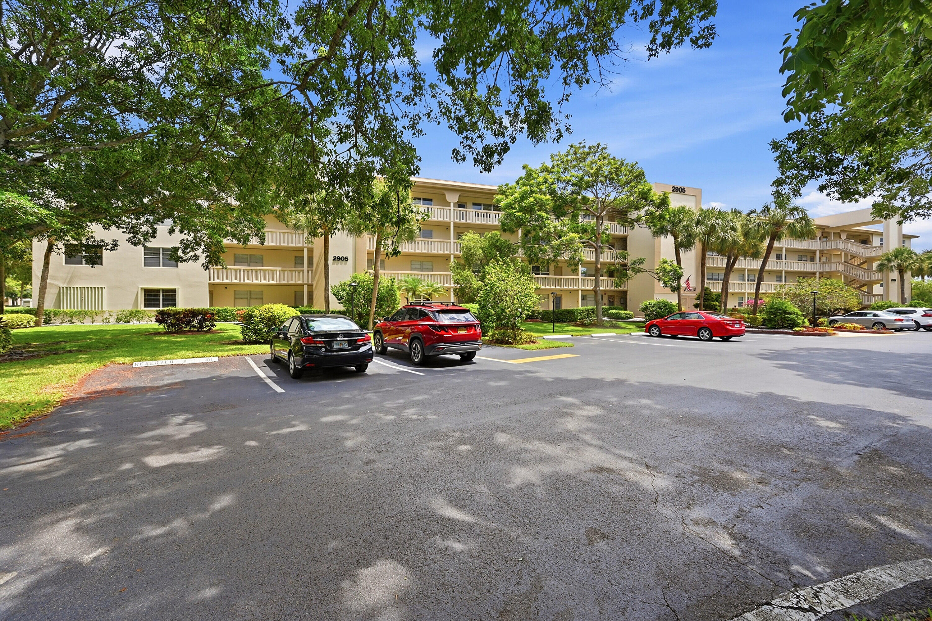 VICTORIA VILLAGE J CONDO - Residential