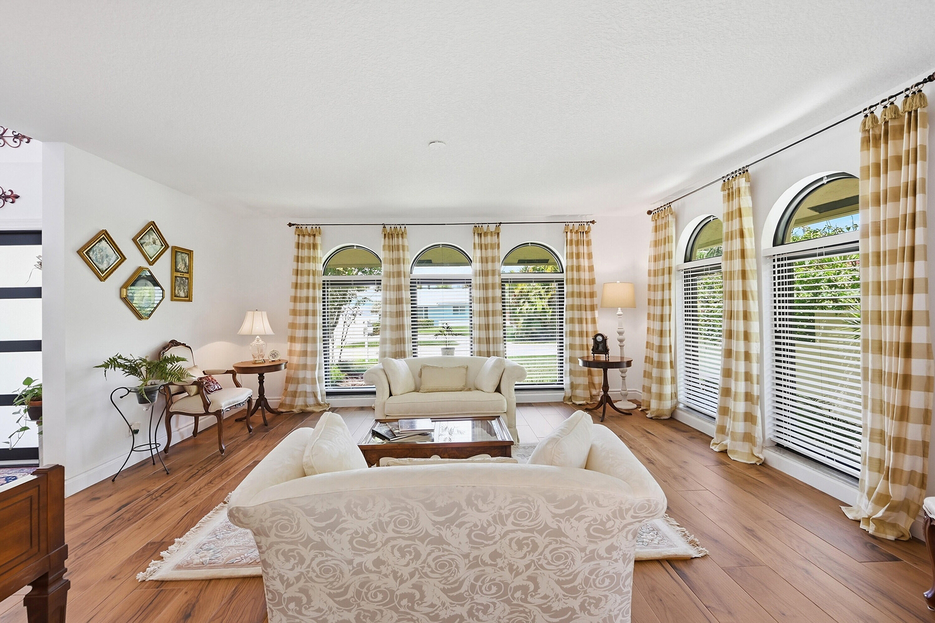 SNUG HARBOR SEC TWO - Residential