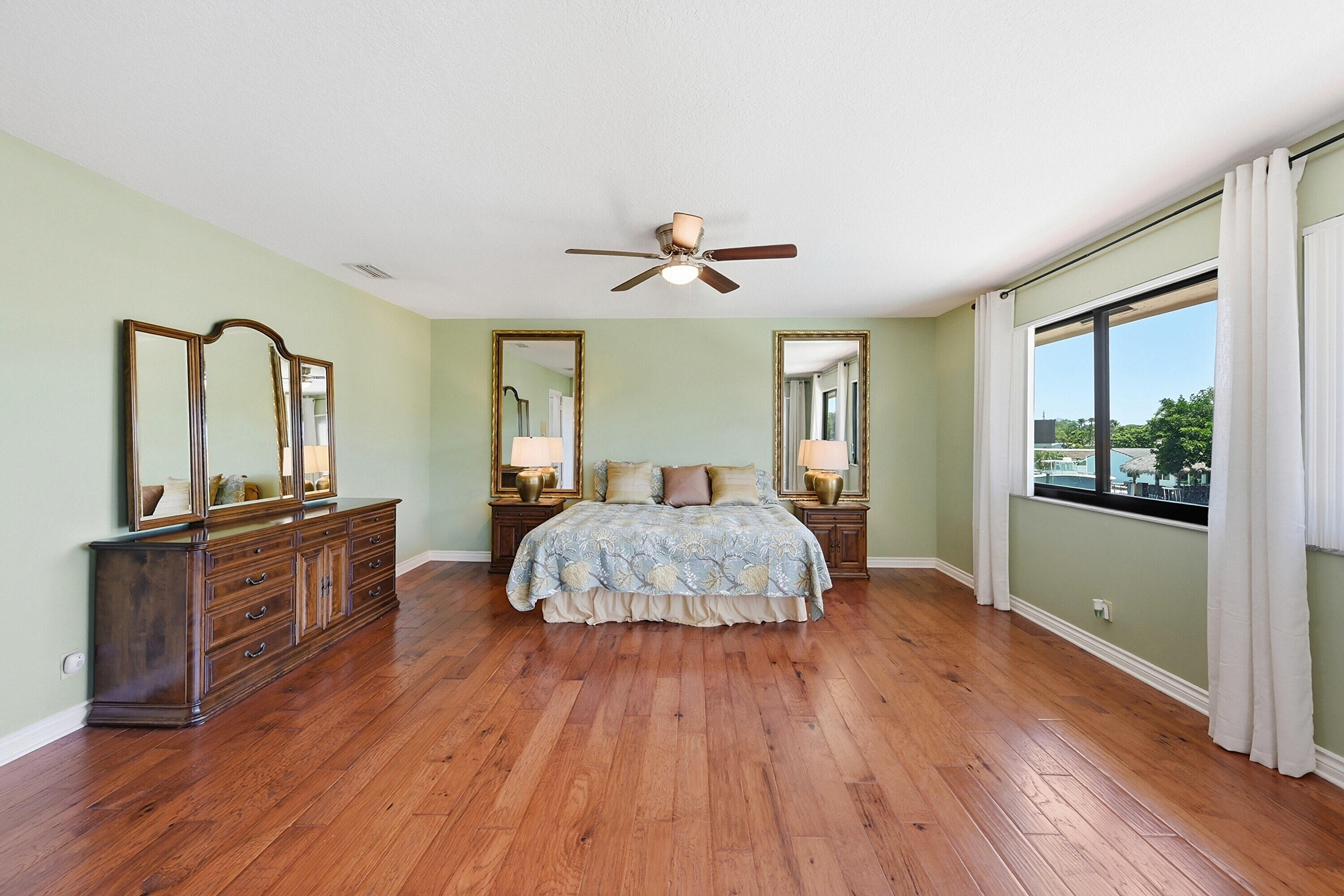 SNUG HARBOR SEC TWO - Residential