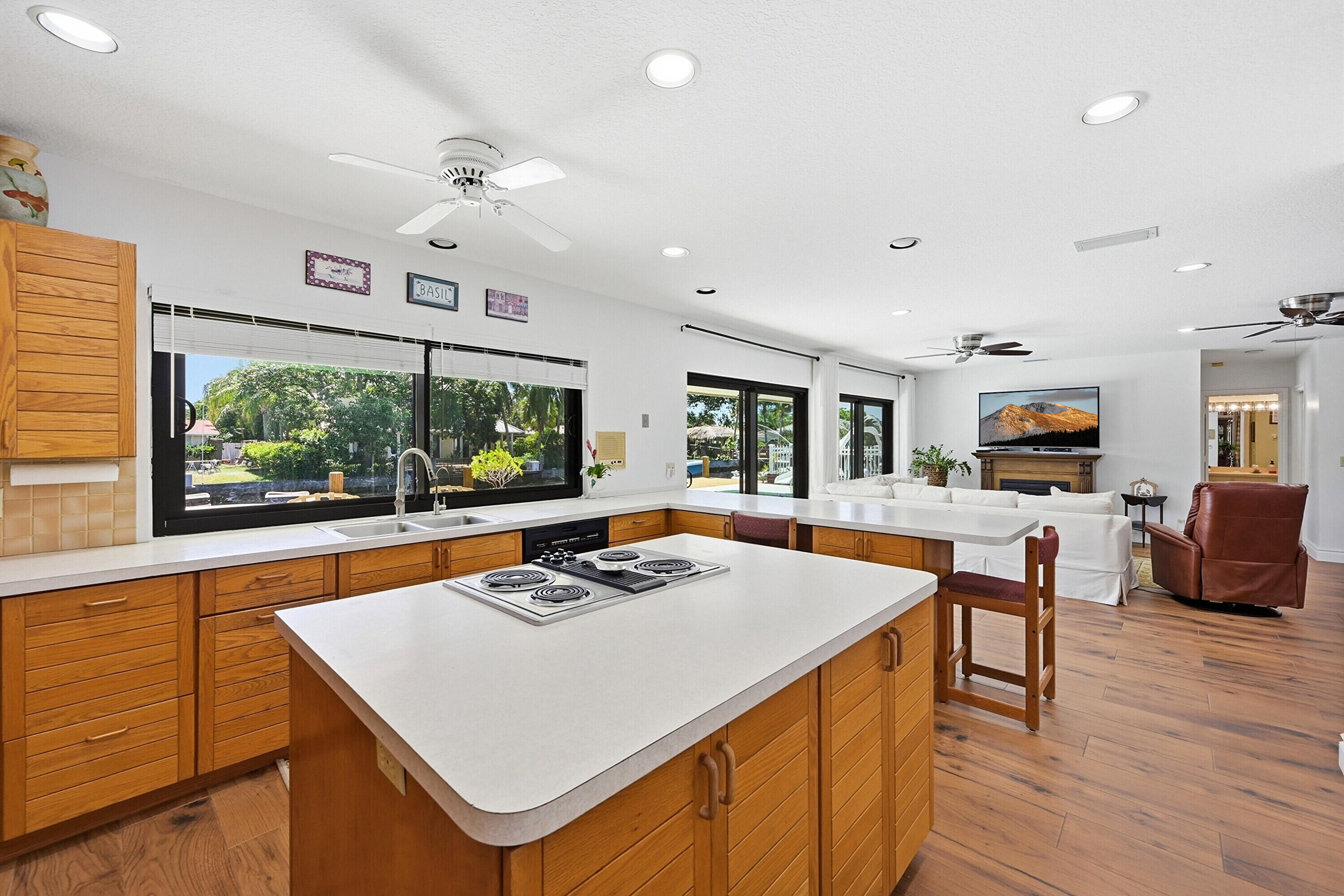 SNUG HARBOR SEC TWO - Residential