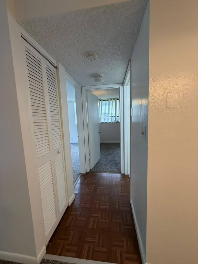 PRESIDENTIAL GOLFVIEW CONDO - Residential Lease