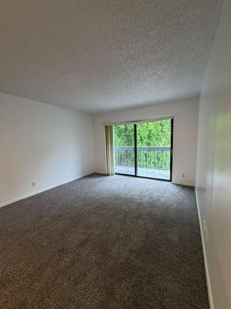 PRESIDENTIAL GOLFVIEW CONDO - Residential Lease