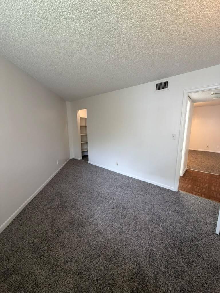 PRESIDENTIAL GOLFVIEW CONDO - Residential Lease