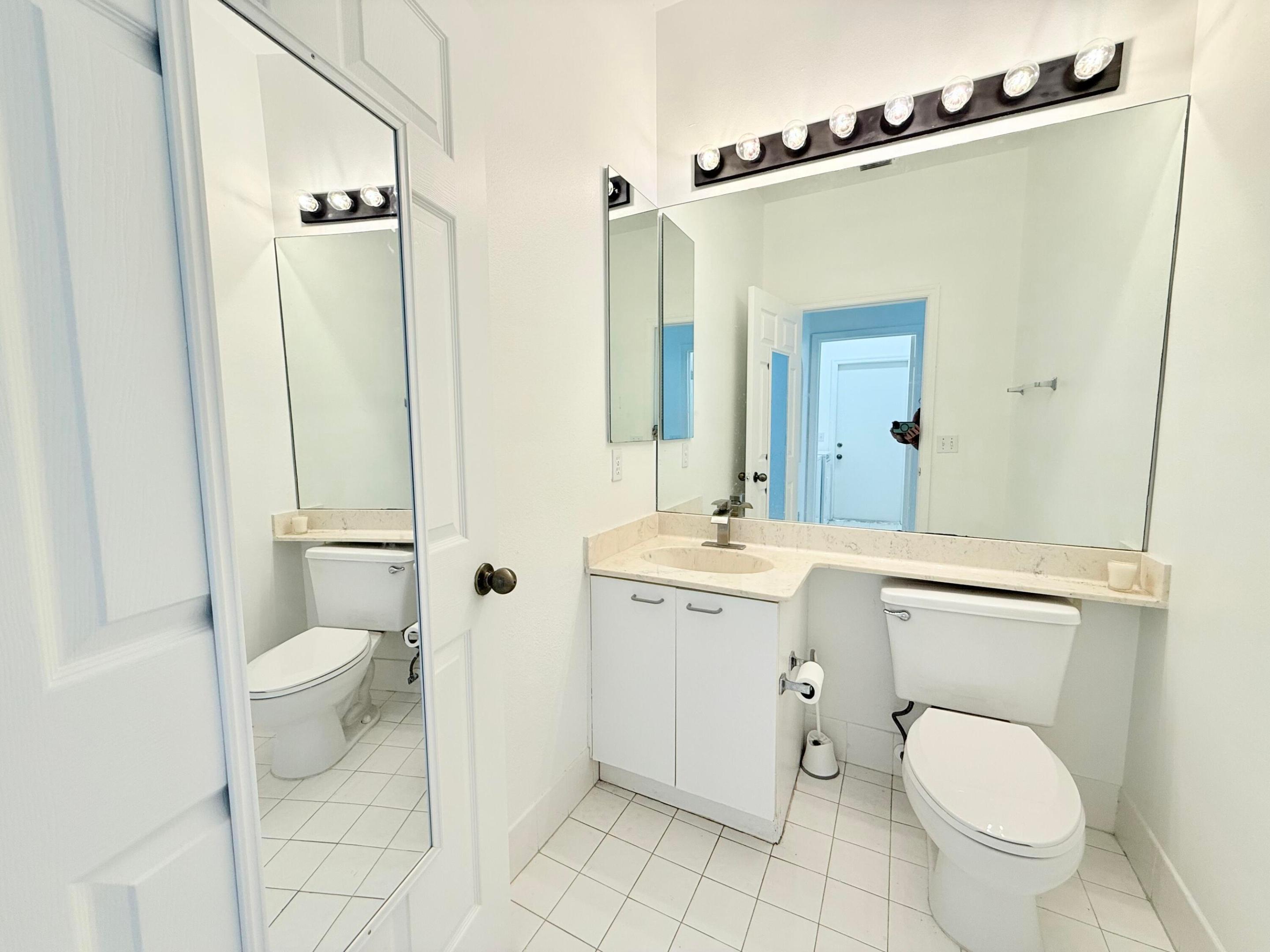 LAKES AT BOCA RATON PAR K - Residential Lease