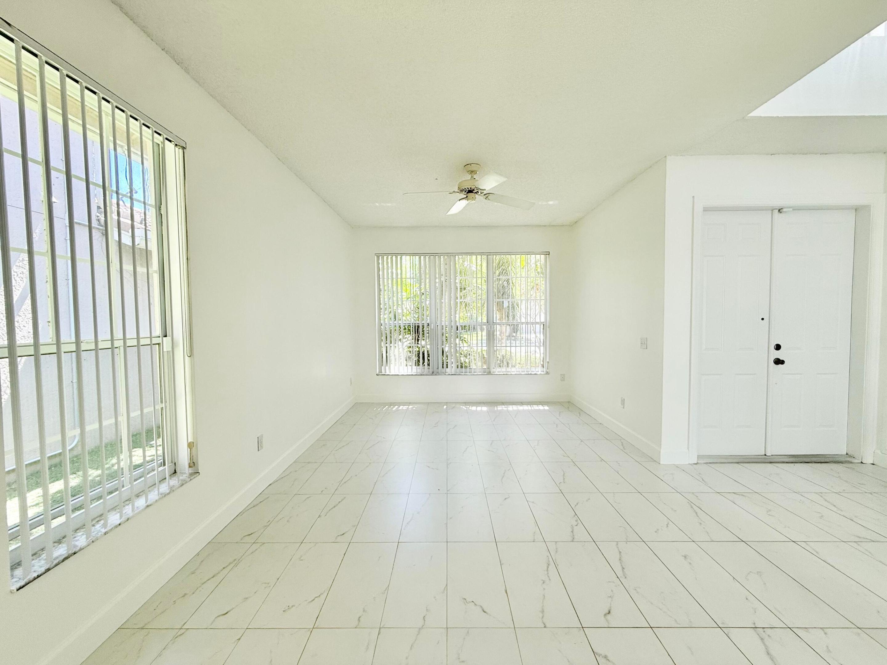 LAKES AT BOCA RATON PAR K - Residential Lease
