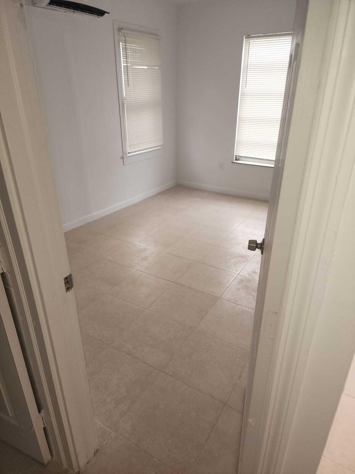 NORTH HOLLYWOOD - Residential Lease