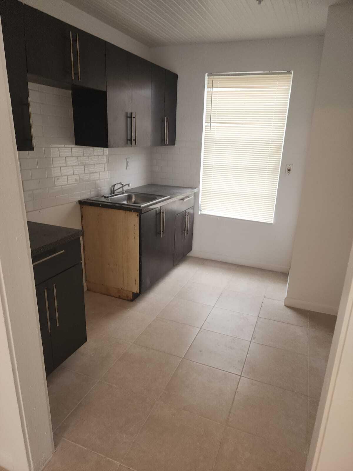 NORTH HOLLYWOOD - Residential Lease