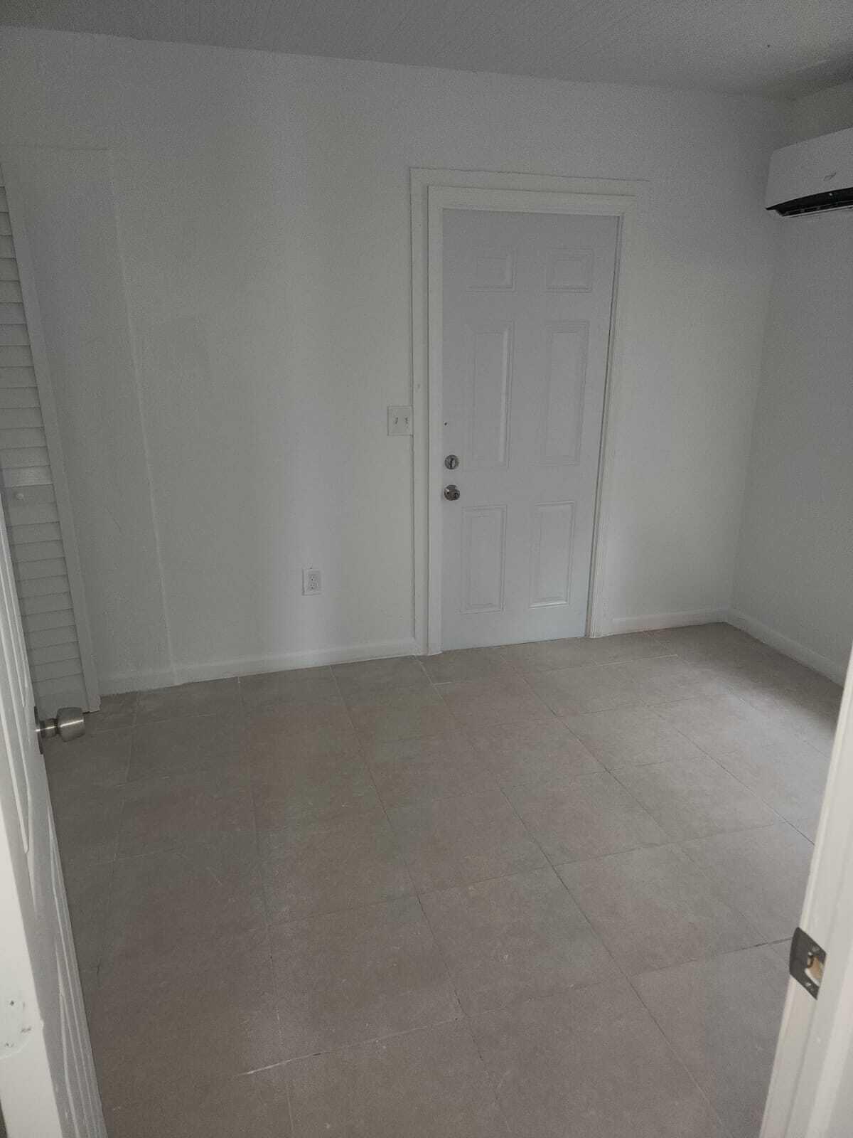 NORTH HOLLYWOOD - Residential Lease