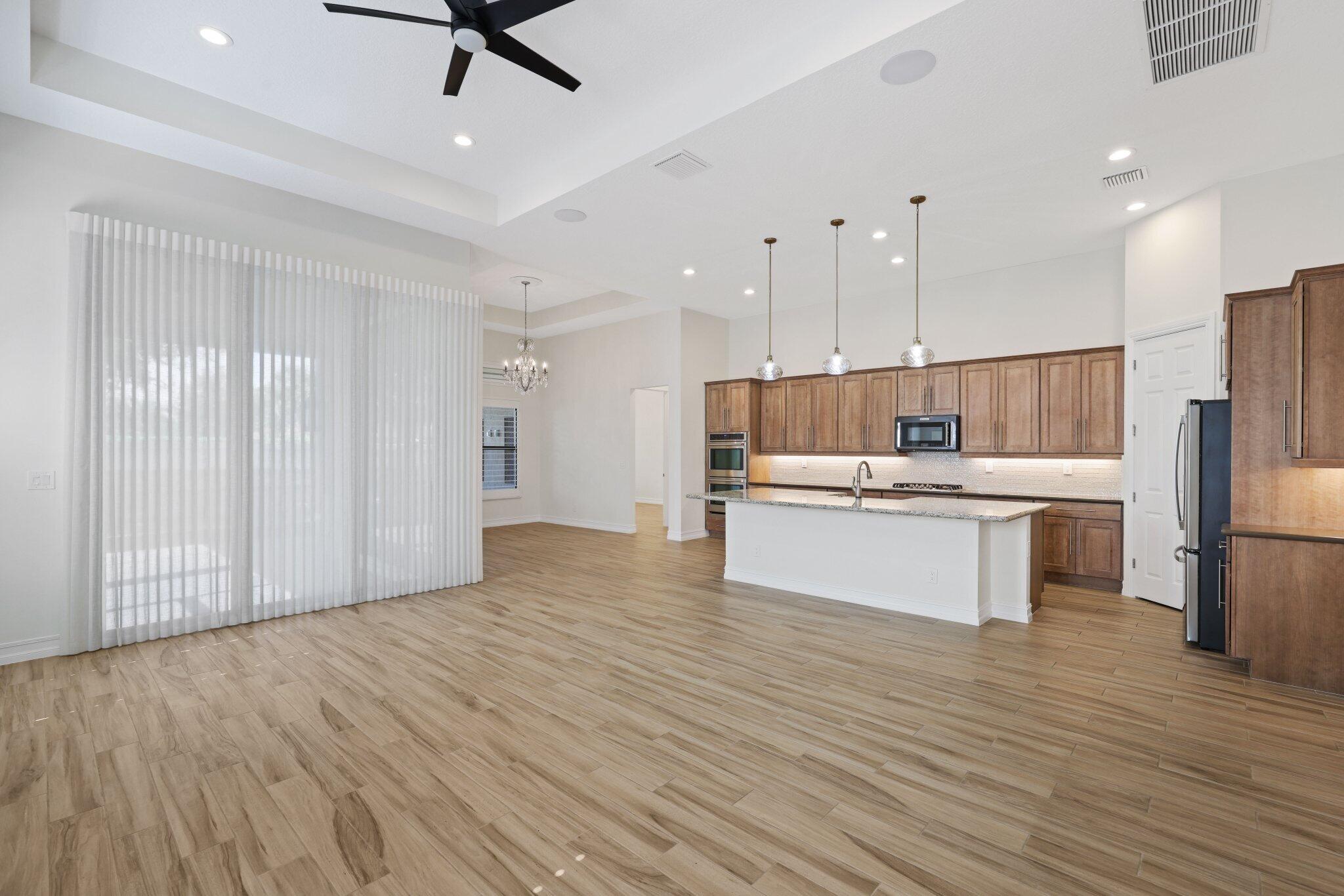 PARKLAND ROYALE - Residential