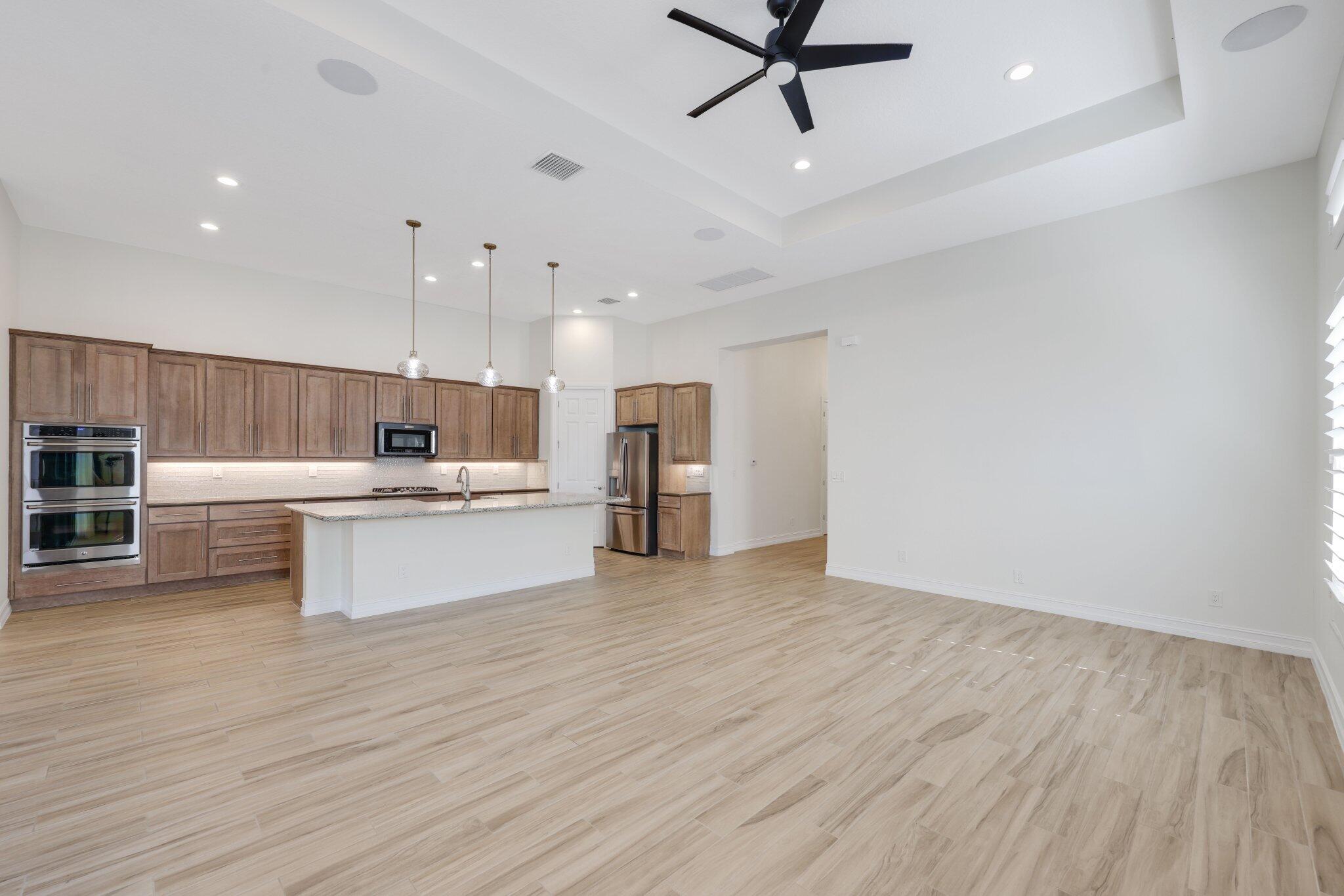 PARKLAND ROYALE - Residential