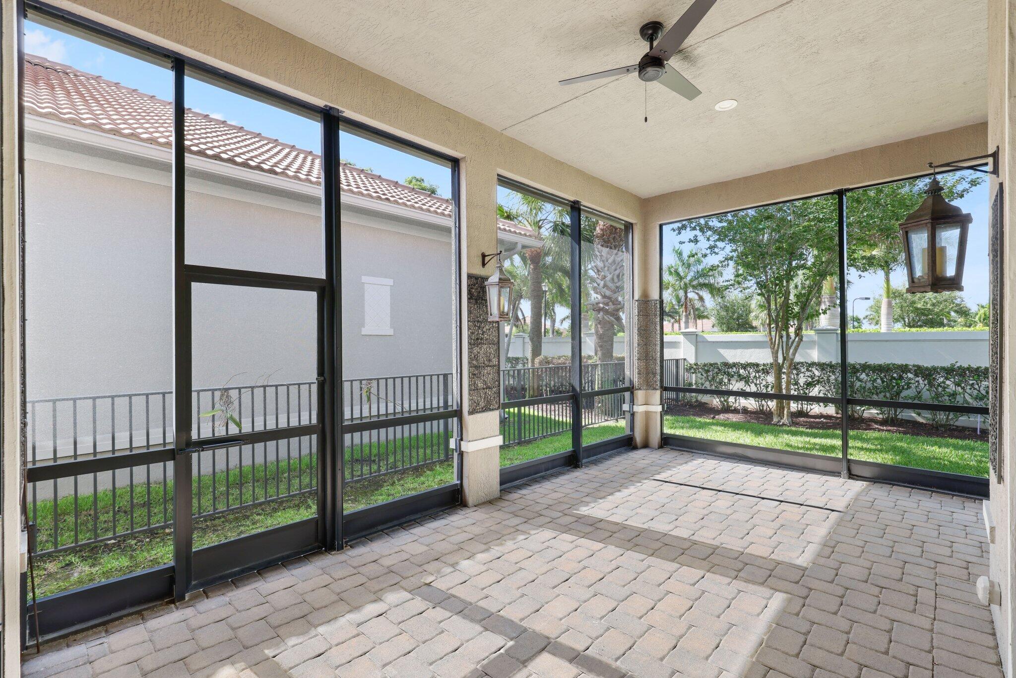 PARKLAND ROYALE - Residential