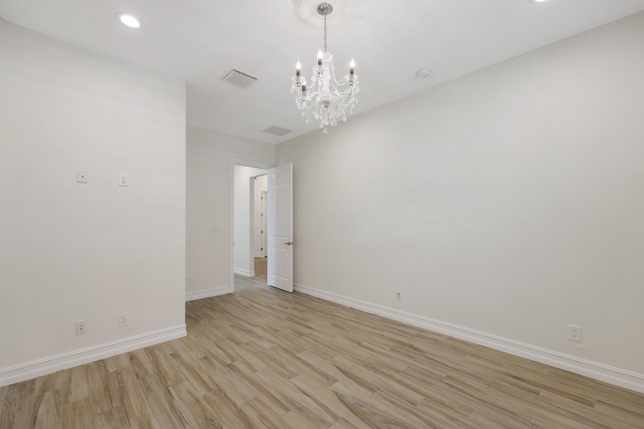 PARKLAND ROYALE - Residential