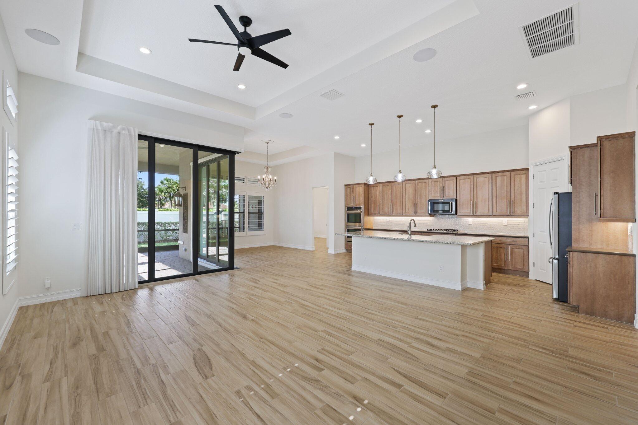 PARKLAND ROYALE - Residential