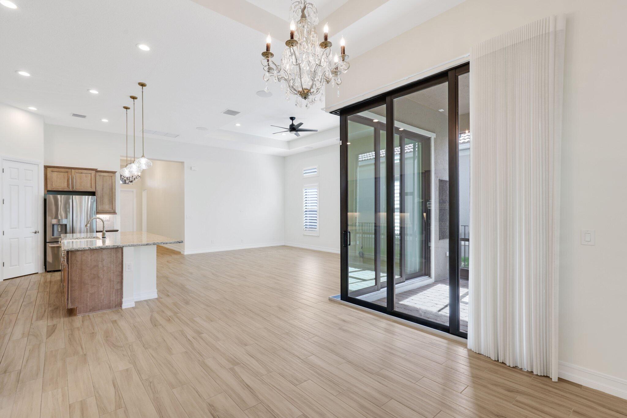 PARKLAND ROYALE - Residential