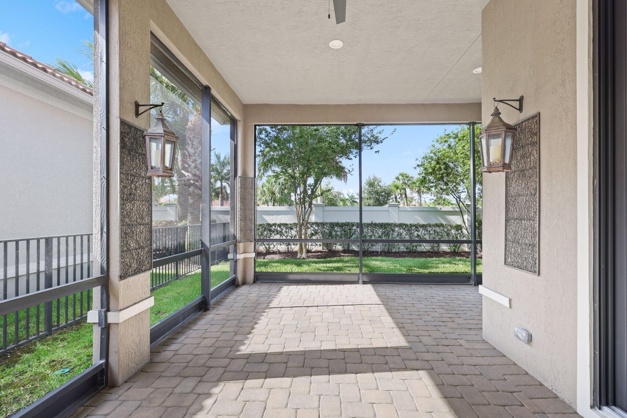 PARKLAND ROYALE - Residential