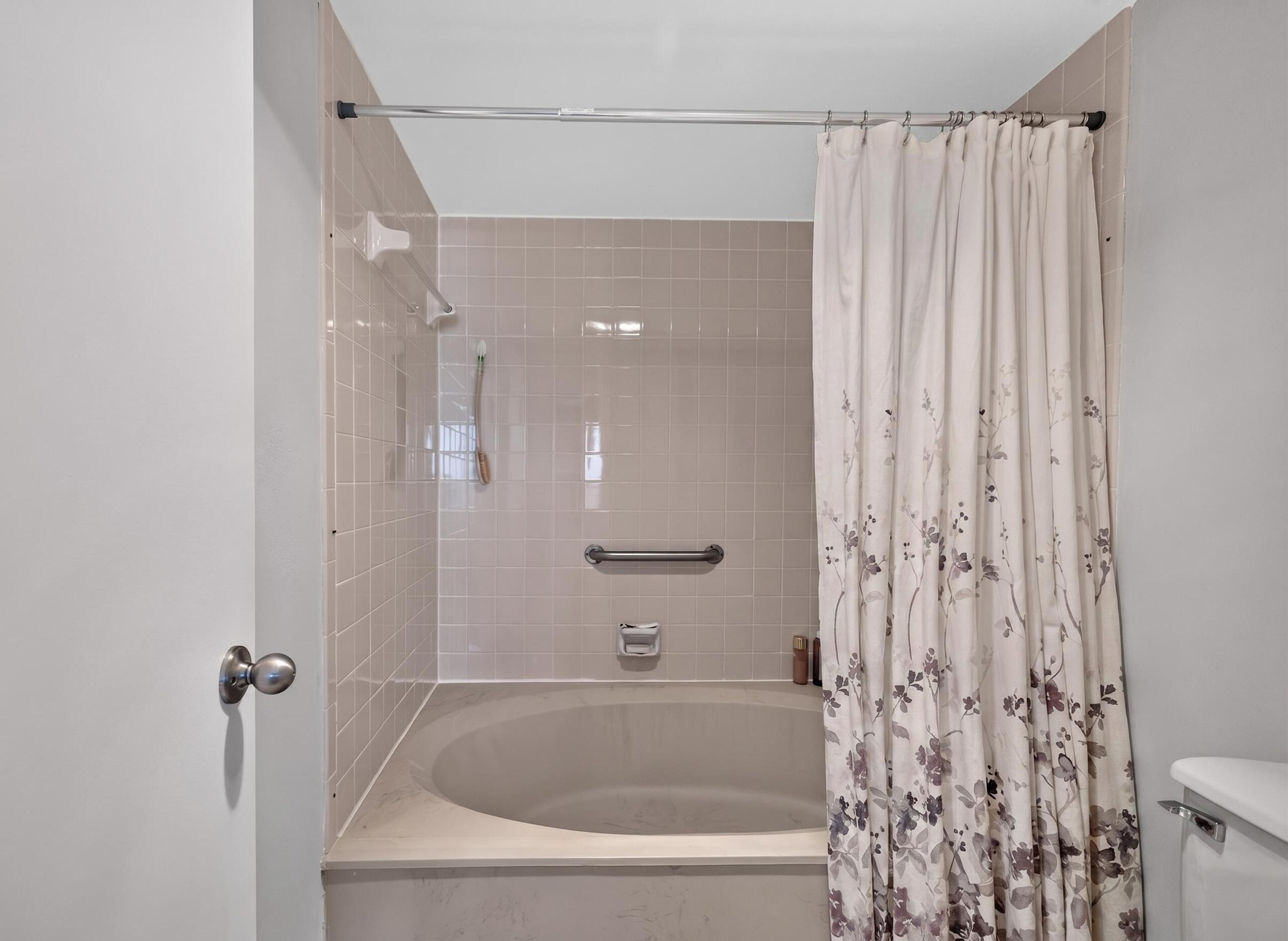 SILVER THATCH OCEAN CLUB CONDO - Residential
