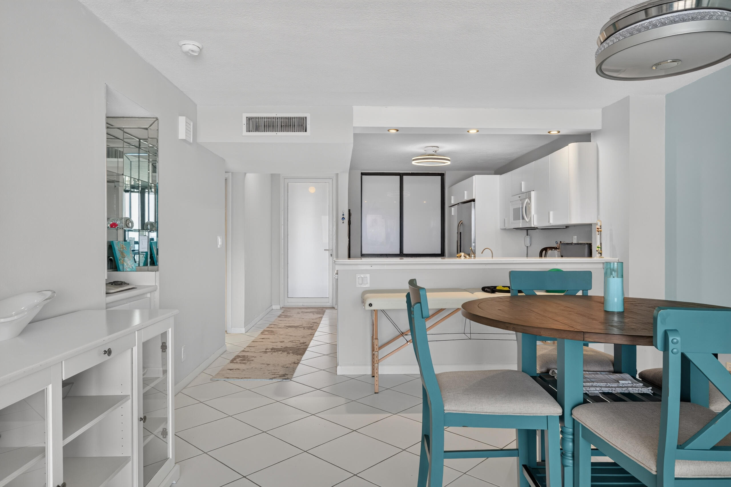 SILVER THATCH OCEAN CLUB CONDO - Residential