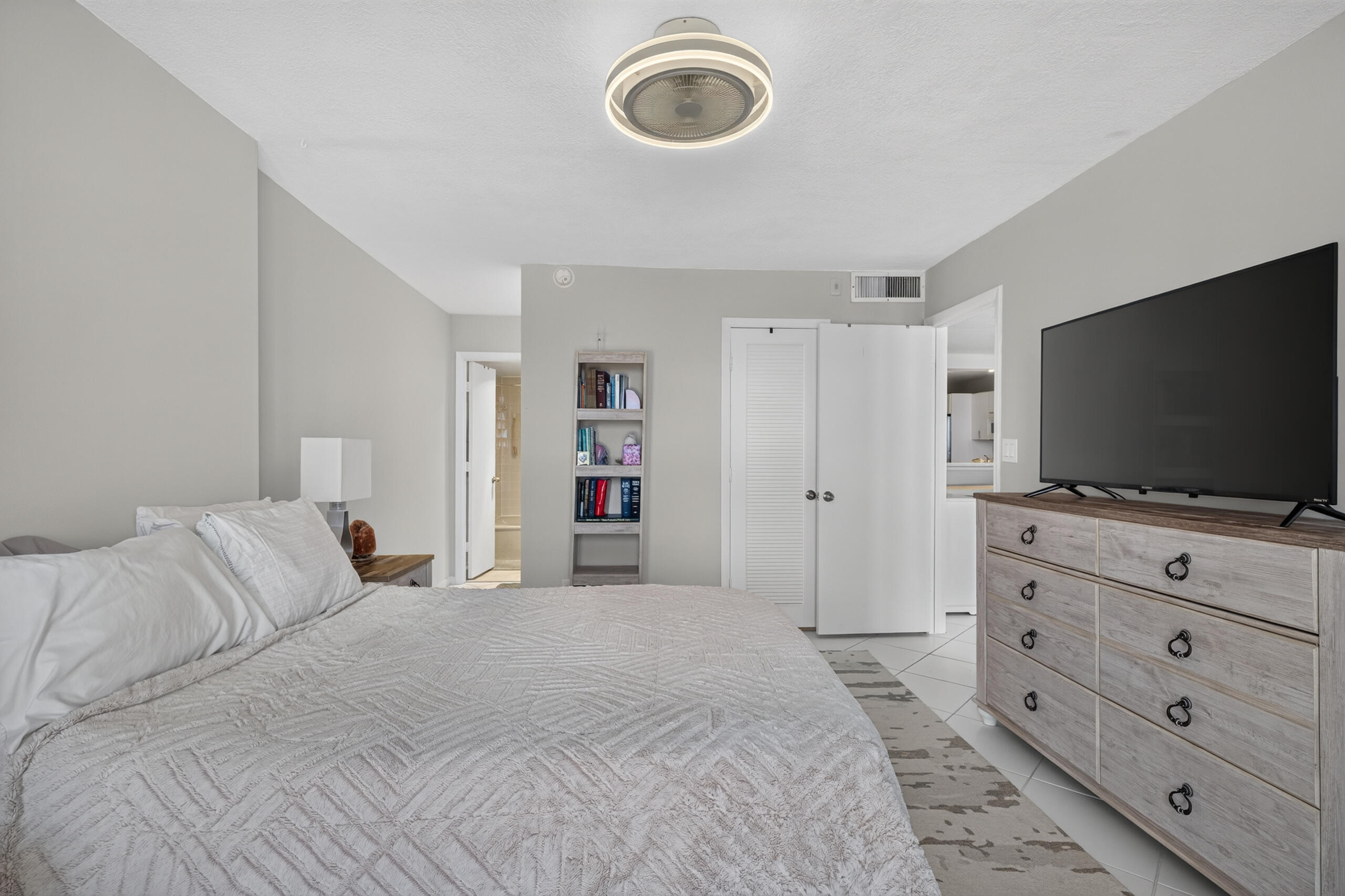 SILVER THATCH OCEAN CLUB CONDO - Residential