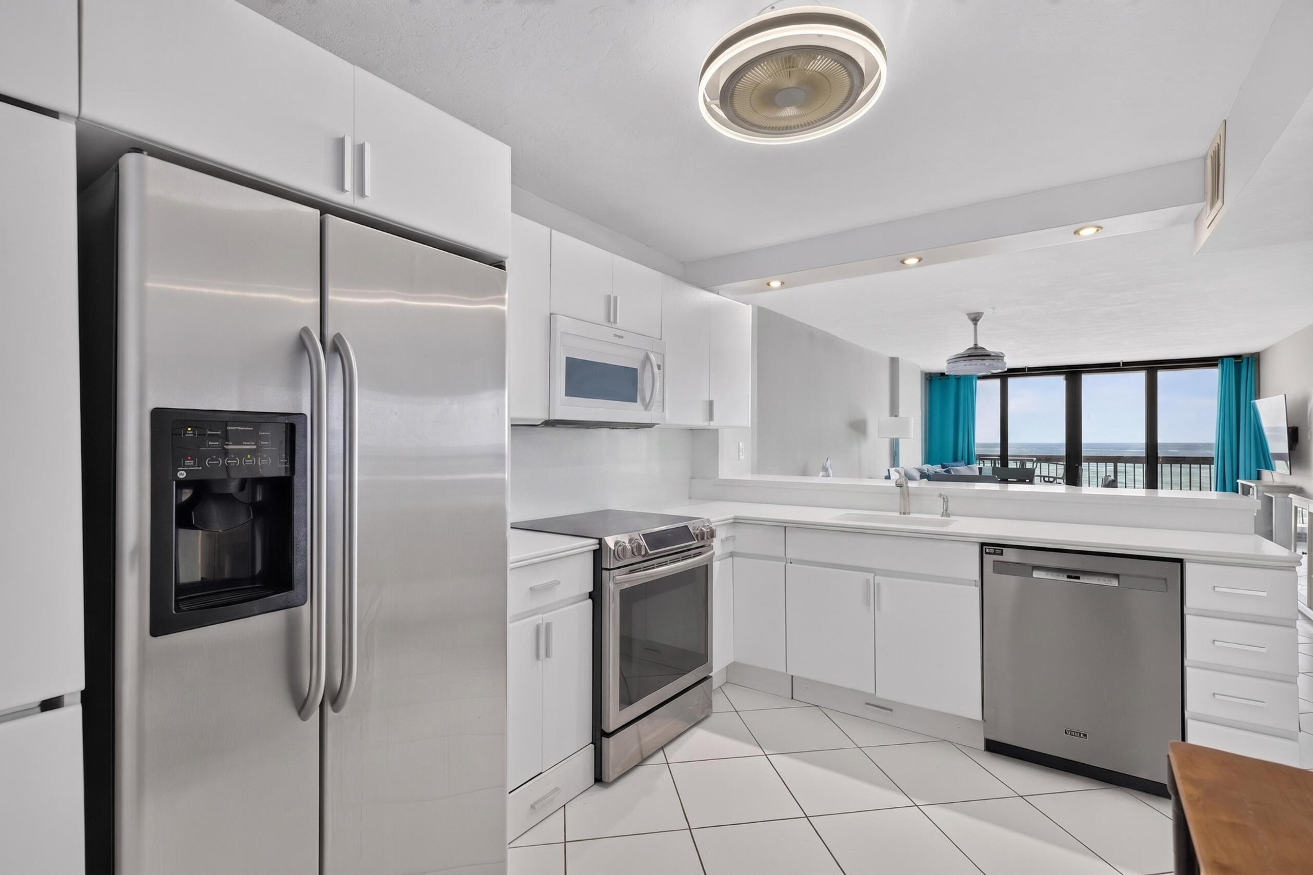 SILVER THATCH OCEAN CLUB CONDO - Residential