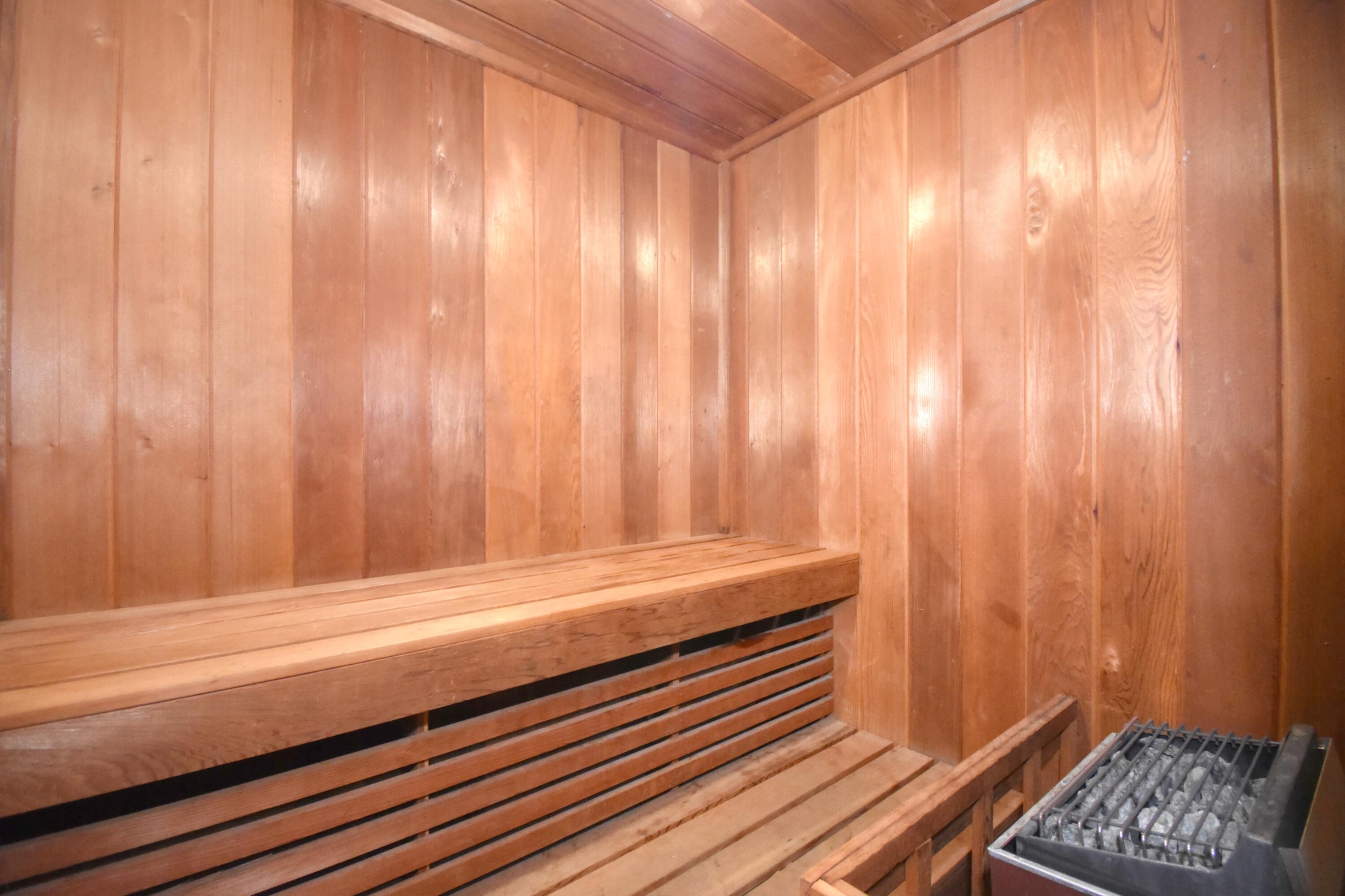 SILVER THATCH OCEAN CLUB CONDO - Residential